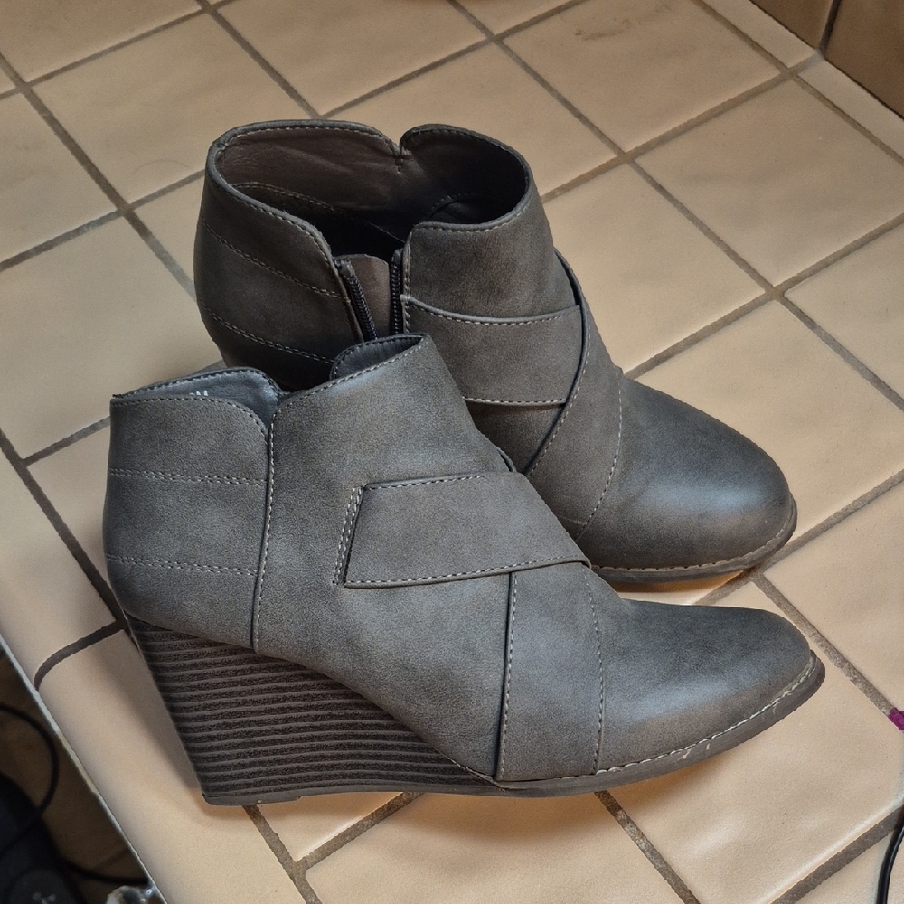 Maurices Wedge Booties (9)